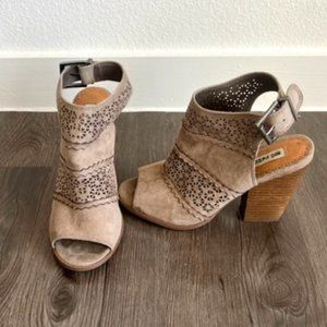 6.5 Faux Suede Taupe/Grey Chunky Heels